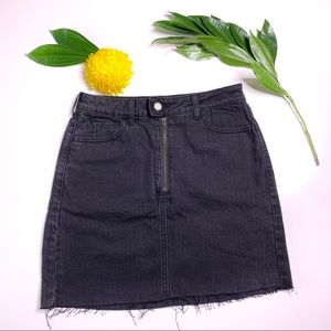 Hollister Ultra High Rise Black Jean Skirt Size 27
